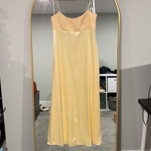 Alfred Angelo Pale Yellow Formal Satin Slip Dress with Spaghetti Straps, Size 6.
